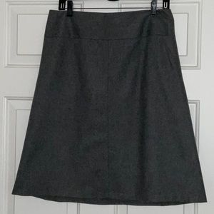 Gray lined skirt from Banana Republic. Size 8 and length is 23 in.